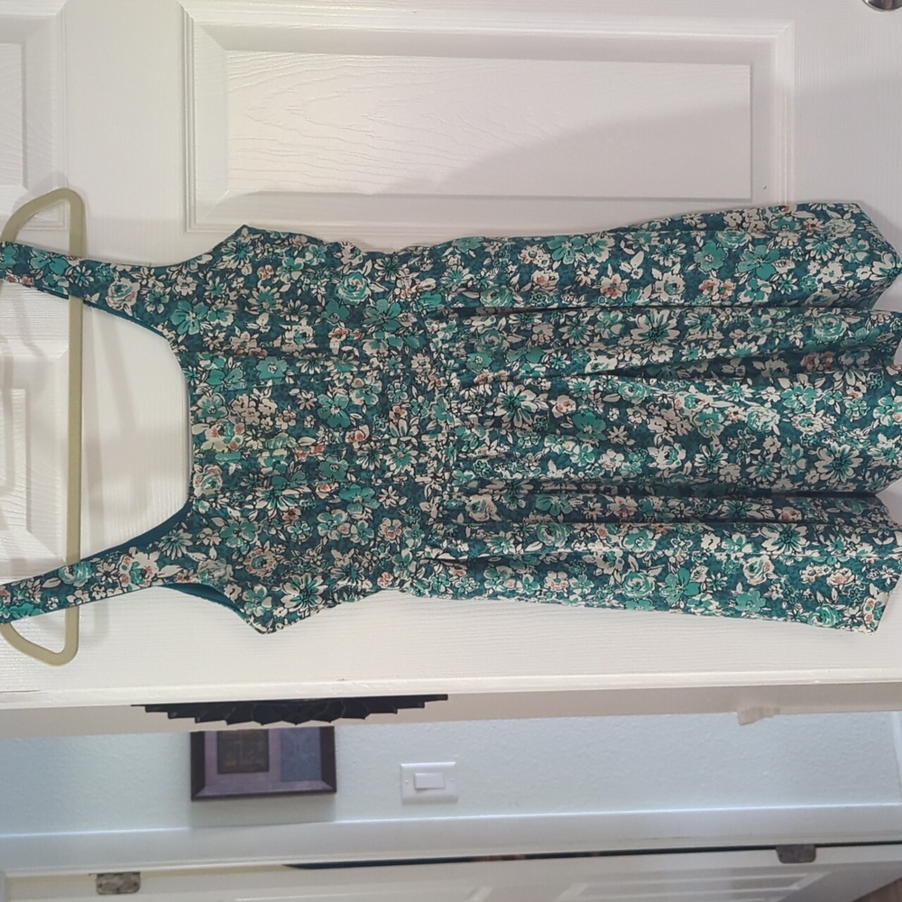 Band of the Free -Green and Cream Floral Boho Feminine Mini Dress.Size Medium